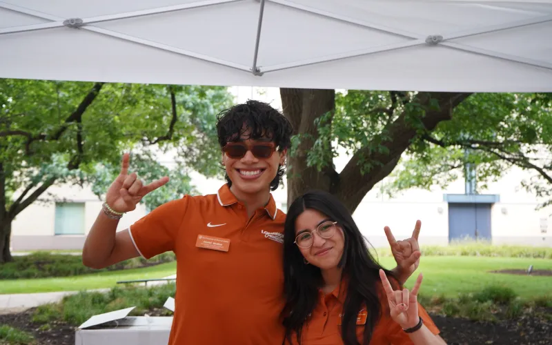 Two orientation advisors pose together at Longhorn Orientation